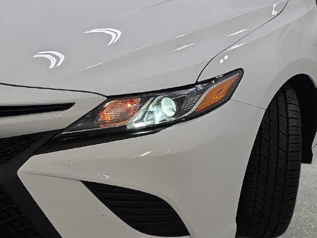 Used 2020 Toyota Camry SE AWD/4WD image 30