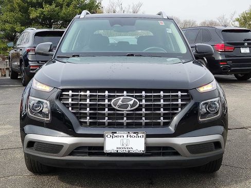 Used 2023 Hyundai Venue SEL w/ Cargo Package image 2