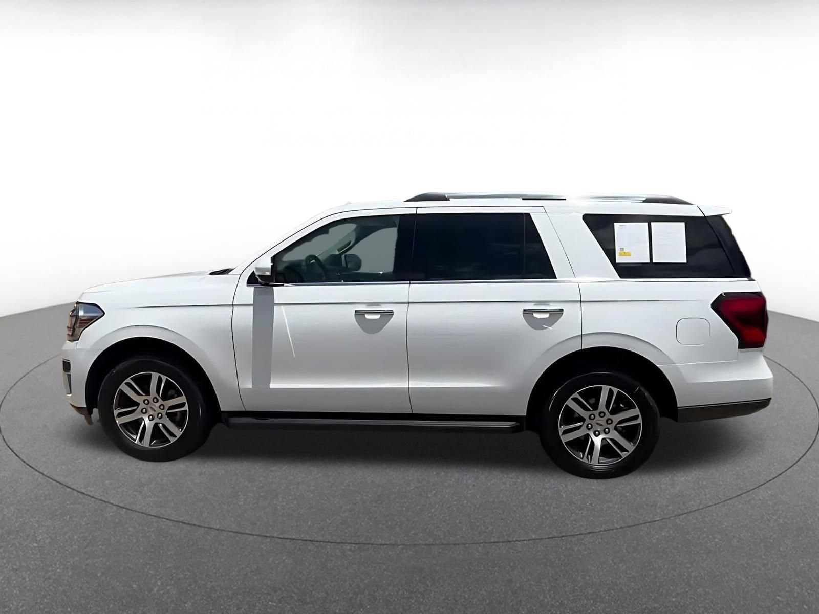 Used 2024 Ford Expedition Limited AWD/4WD image 9