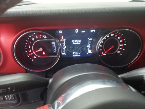 Used 2021 Jeep Wrangler Unlimited Rubicon w/ Uconnect 4C Nav & Sound Group AWD/4WD image 8