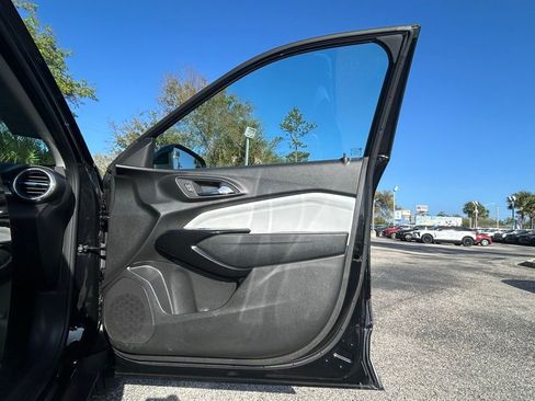 Used 2024 Chevrolet Trax LT image 28