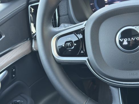 Certified 2025 Volvo XC90 B5 Plus image 19