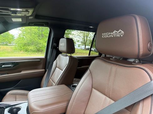 Used 2025 Chevrolet Tahoe High Country w/ Sun And Tow Package AWD/4WD image 9