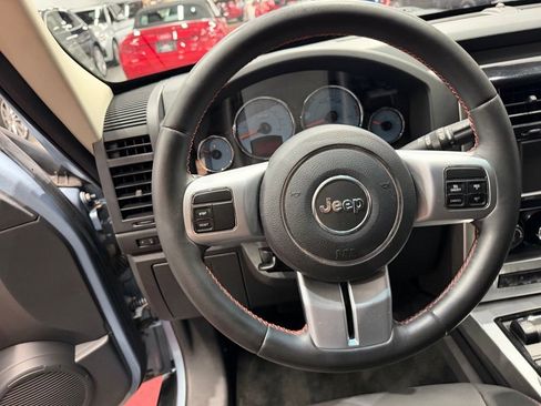 Used 2012 Jeep Liberty Arctic AWD/4WD image 20