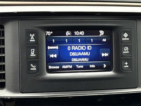 Used 2017 Chrysler Pacifica Touring-L image 19