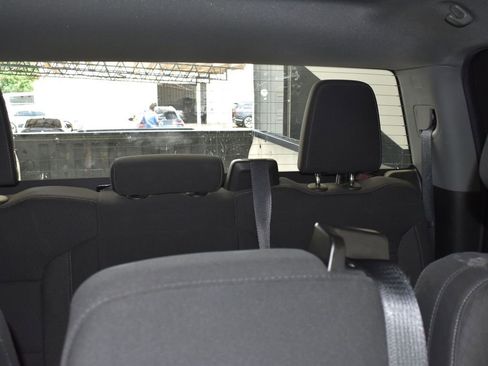 Used 2022 Chevrolet Silverado 1500 LT image 24