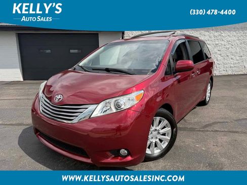 Used 2017 Toyota Sienna XLE AWD/4WD image 1