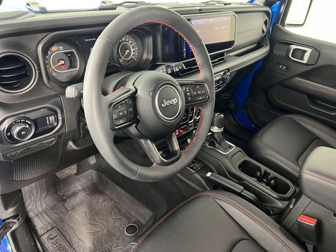 Used 2024 Jeep Wrangler Unlimited Rubicon image 16