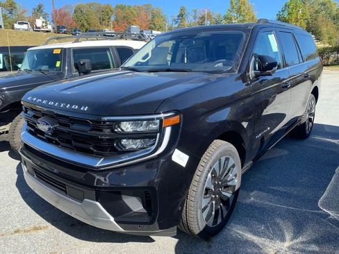 New 2025 Ford Expedition Max Platinum w/ Driver's Package image 7