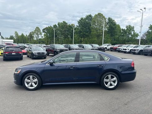 Used 2012 Volkswagen Passat 2.5 SE FWD image 2