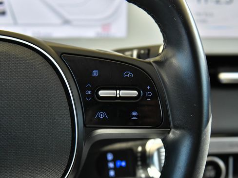 Used 2024 Hyundai Ioniq 5 SE image 32