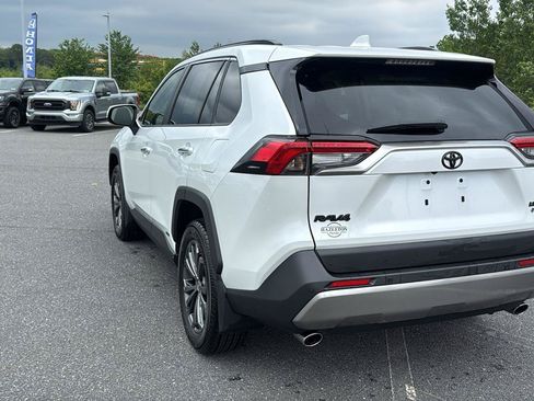 Used 2025 Toyota RAV4 Limited w/ Advanced Technology Package AWD/4WD image 8