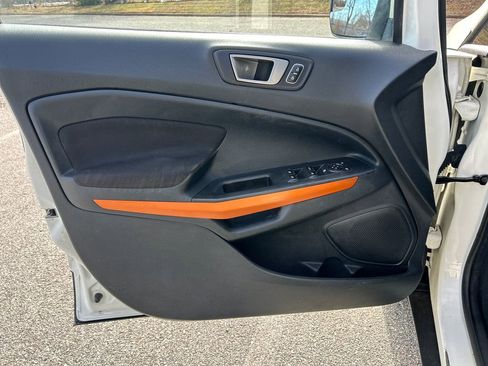 Used 2021 Ford EcoSport SE w/ SE Appearance Package image 12