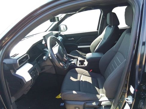 Used 2024 Toyota Tacoma TRD Off-Road image 9