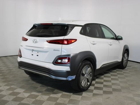 Used 2021 Hyundai Kona Limited w/ Cargo Package FWD image 6