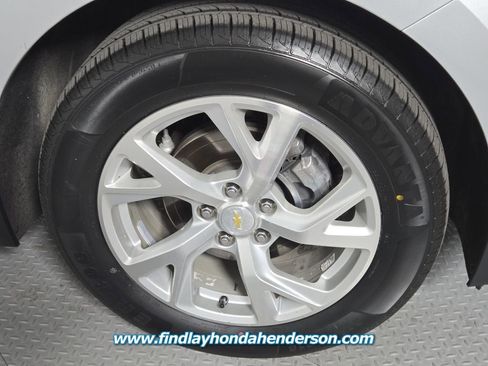 Used 2018 Chevrolet Equinox Premier image 12