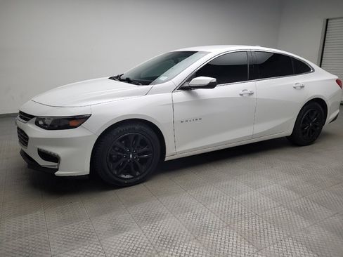 Used 2018 Chevrolet Malibu LT image 2