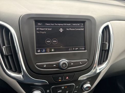 Used 2022 Chevrolet Equinox LS w/ LS Convenience Package image 34