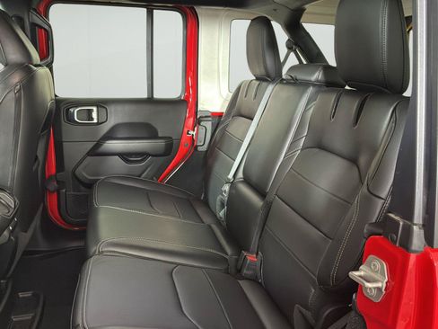 Used 2023 Jeep Wrangler Unlimited Sahara w/ Cold Weather Group AWD/4WD image 8