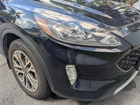 Used 2021 Ford Escape SEL w/ Equipment Group 302A AWD/4WD image 9