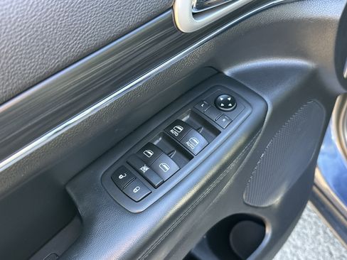 Used 2019 Jeep Grand Cherokee Limited w/ Luxury Group II image 15