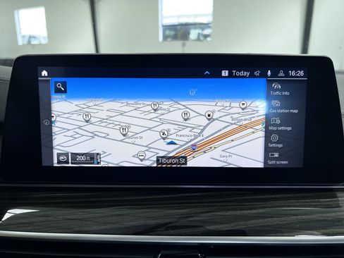 Used 2020 BMW 530e w/ M Sport Package RWD image 22