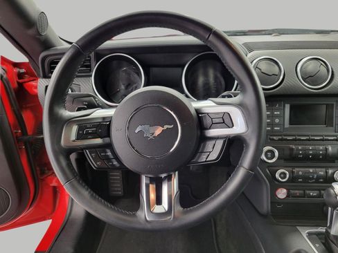 Used 2018 Ford Mustang Coupe RWD image 6