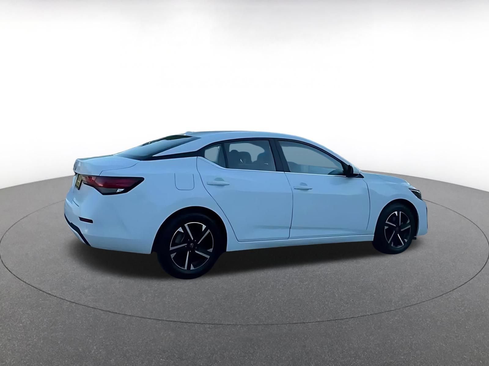 Used 2025 Nissan Sentra SV FWD image 14