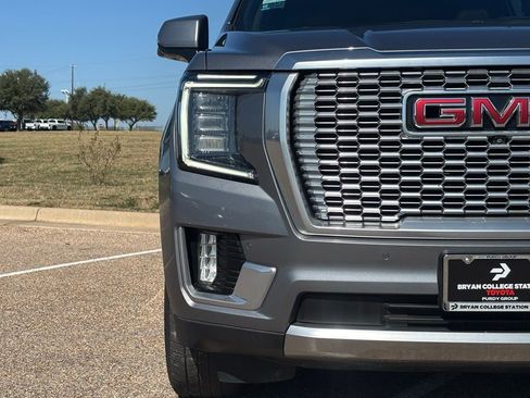 Used 2021 GMC Yukon Denali w/ Denali Premium Package image 4
