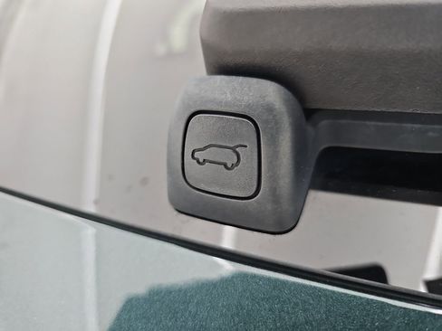 Used 2023 Genesis GV70 2.5T w/ Select Package image 59