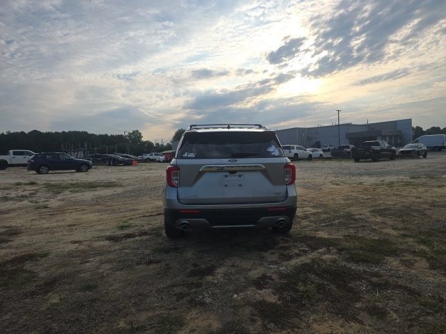 Used 2023 Ford Explorer Limited w/ Equipment Group 301A RWD image 7