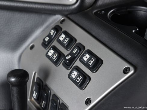 Used 2006 HUMMER H1 4-Door Open Top AWD/4WD image 37