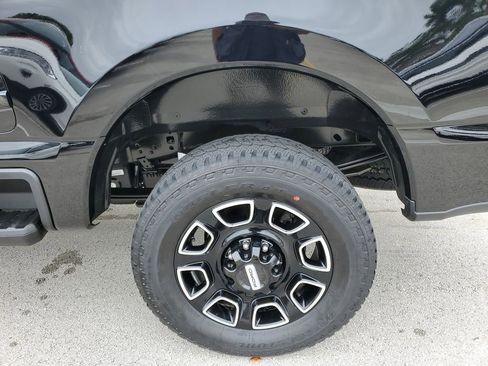 Used 2025 Ford F250 Platinum image 8