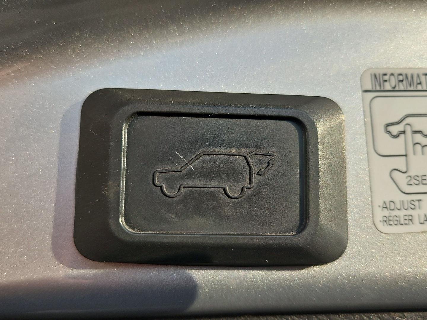 Used 2014 Toyota RAV4 Limited AWD/4WD image 15