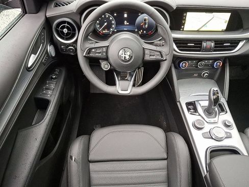 New 2025 Alfa Romeo Stelvio Sprint image 7