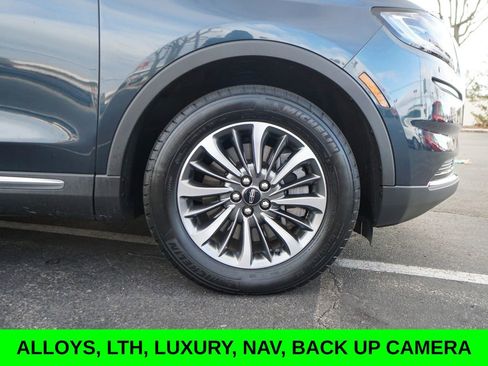 Used 2023 Lincoln Nautilus FWD w/ Premium Package image 13