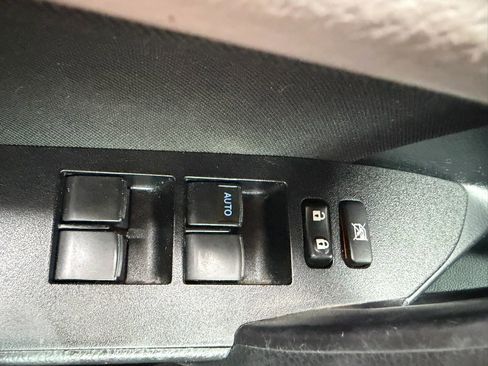 Used 2019 Toyota Corolla LE FWD image 29