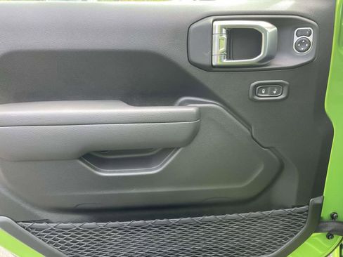 New 2025 Jeep Gladiator Sport image 28