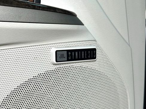 Used 2014 Toyota Venza XLE image 33