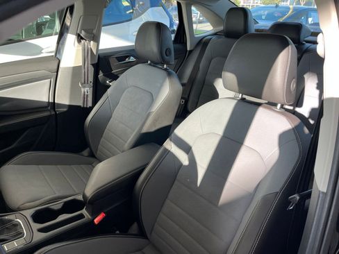 Used 2025 Volkswagen Jetta SE image 27