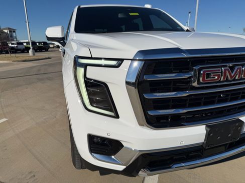 Used 2025 GMC Yukon Elevation image 13