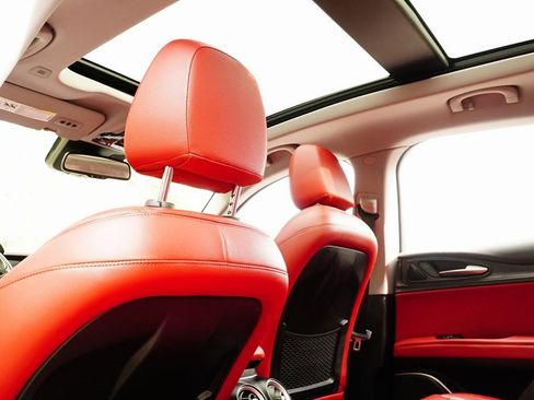 Used 2021 Alfa Romeo Stelvio Sprint w/ Sun & Sound Package image 30