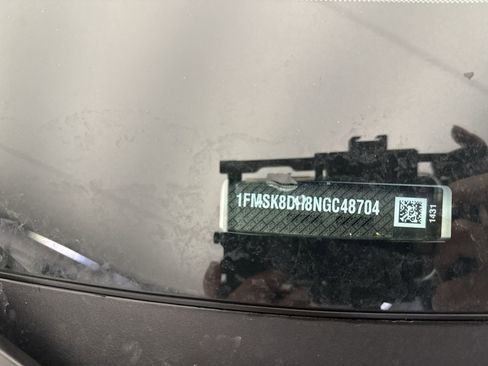 Used 2022 Ford Explorer XLT image 9