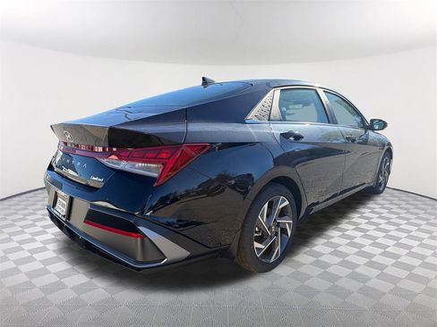 New 2026 Hyundai Elantra Limited image 5