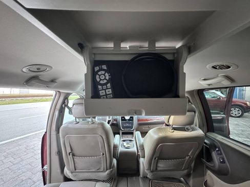 Used 2014 Chrysler Town & Country Touring-L w/ Driver Convenience Group FWD image 32