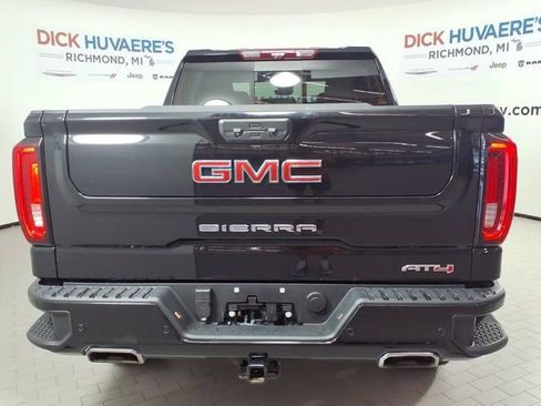 Used 2024 GMC Sierra 1500 AT4 w/ Technology Package AWD/4WD image 5