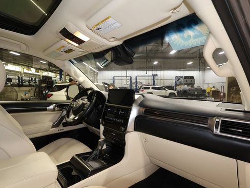 Used 2023 Lexus GX 460 Premium AWD/4WD image 29