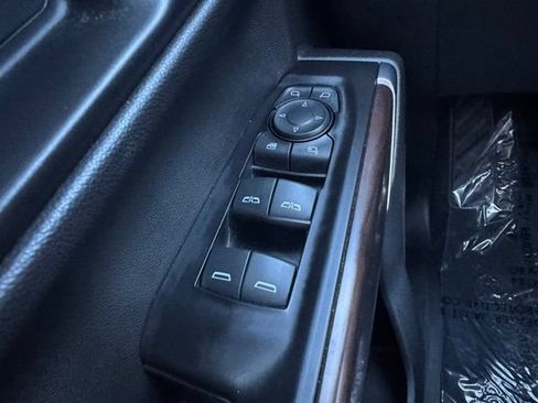 Used 2019 GMC Sierra 1500 SLT w/ SLT Premium Package AWD/4WD image 31
