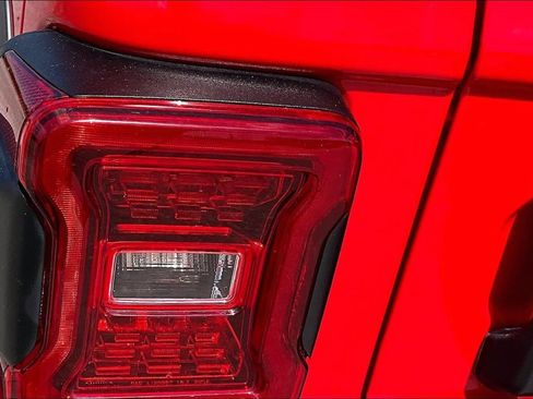 Used 2018 Jeep Wrangler Unlimited Sport S AWD/4WD image 22