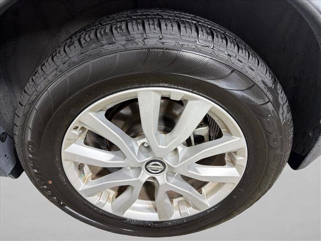Used 2017 Nissan Rogue SV FWD image 19